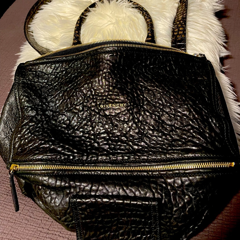 GIVENCHY - PANDORA - Large - Pebbled Sheepskin Crocodile embossed Bag